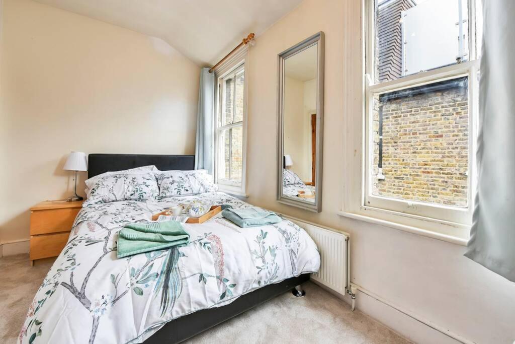 Groves 4 Bedroom, Shepherds Bush Londýn Exteriér fotografie