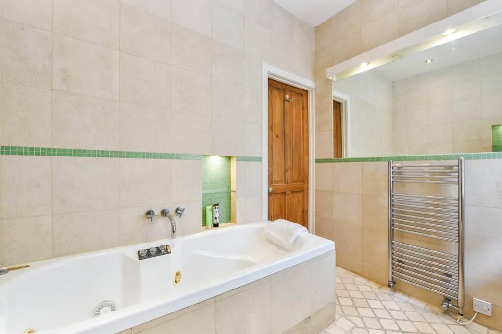 Groves 4 Bedroom, Shepherds Bush Londýn Exteriér fotografie